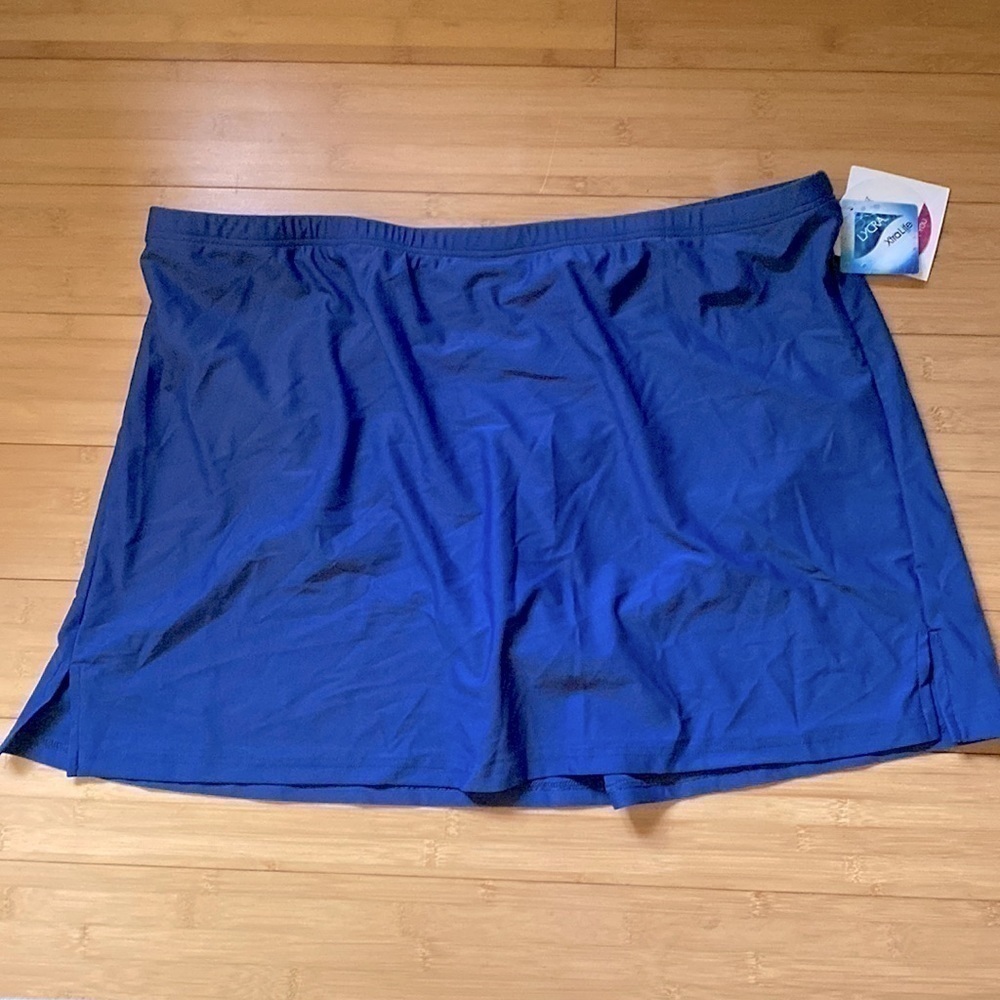 NWT Croft & barrow tummy slimmer swim skort dark blue​​​​​​​​​​​​​​​​